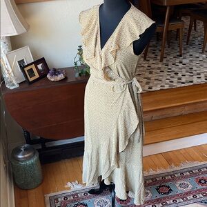 Max Studio wrap ruffle sleeveless dress. M